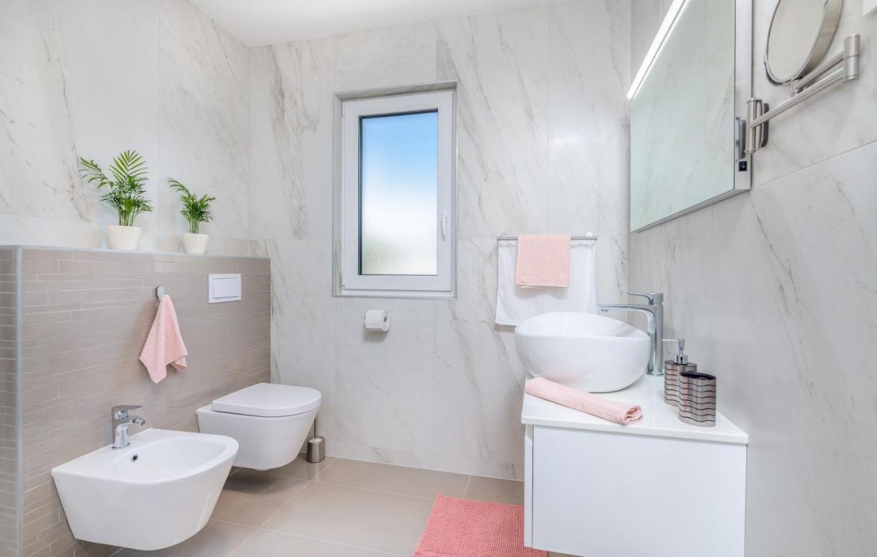 Apartments Elle Luxury Vantacici Малинска Экстерьер фото