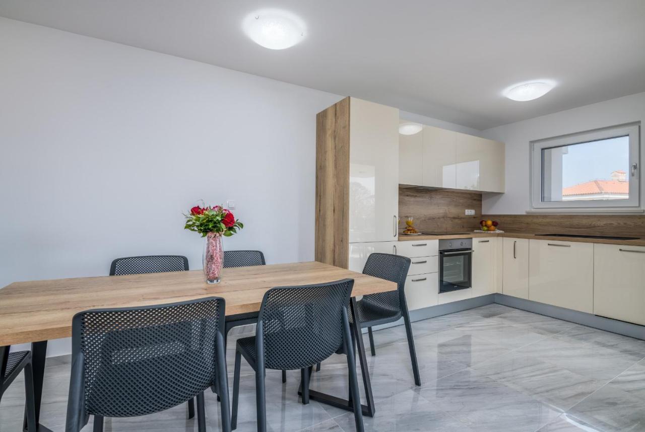 Apartments Elle Luxury Vantacici Малинска Экстерьер фото